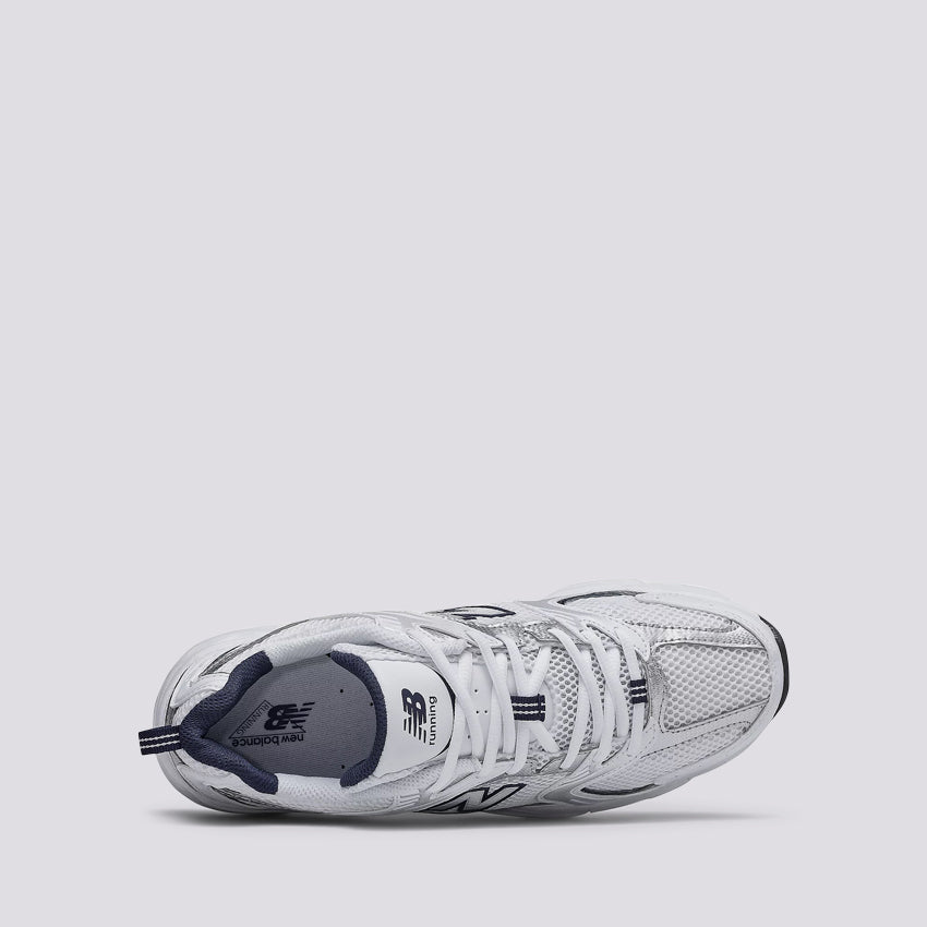 Sneaker MR530 bianco e navy