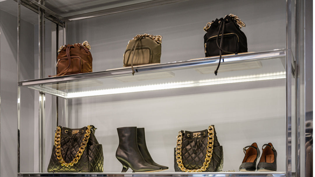 vetrina con borse bimor