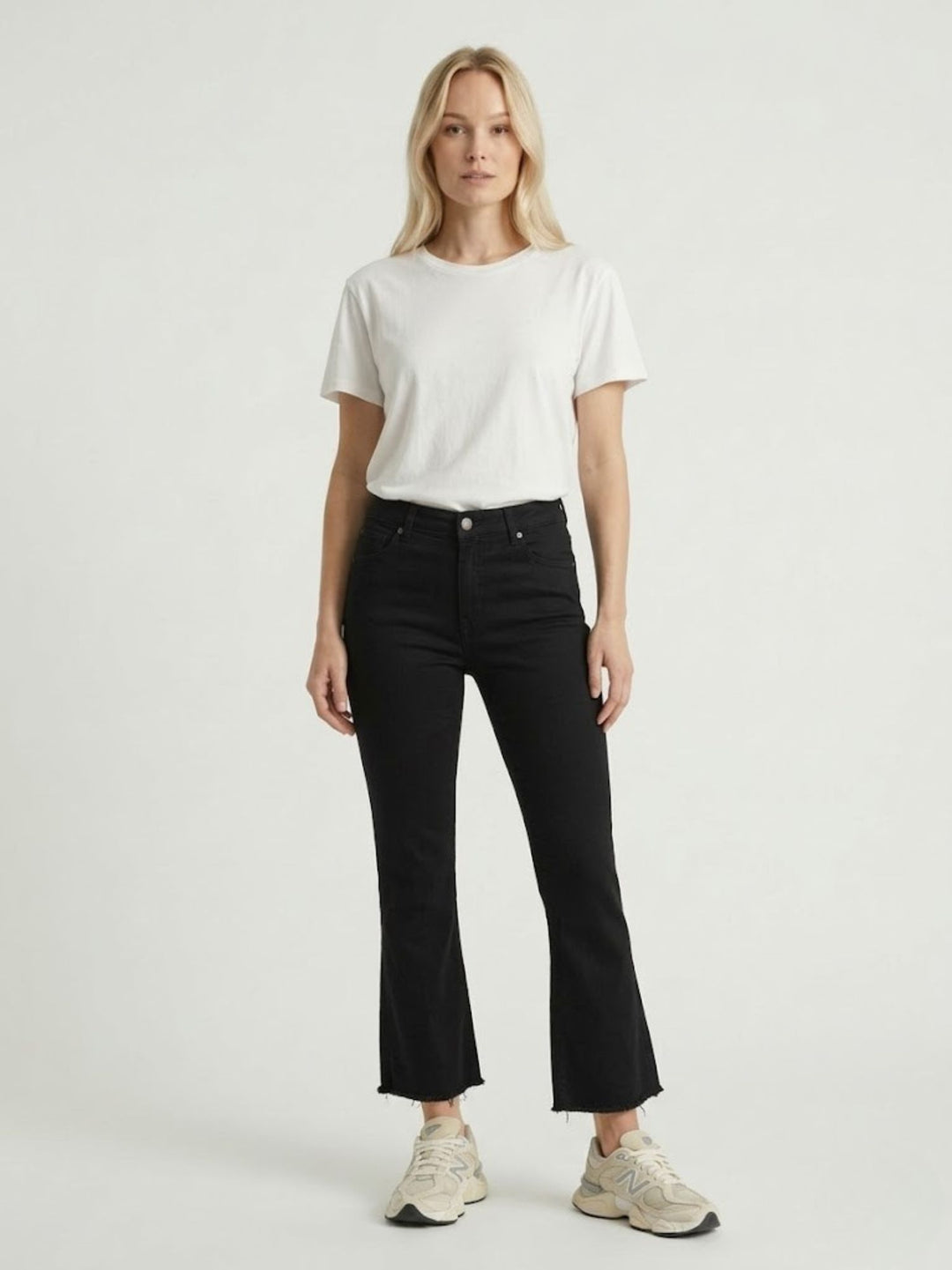 Pantalone a trombetta sfrangiato in cotone nero