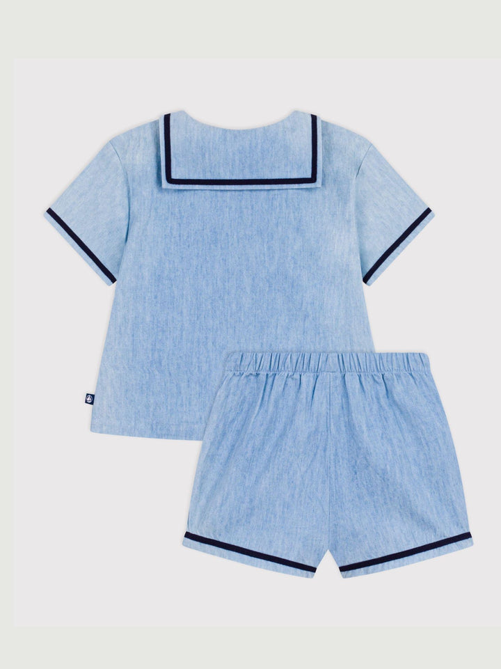 Completo in chambray con dettagli navy