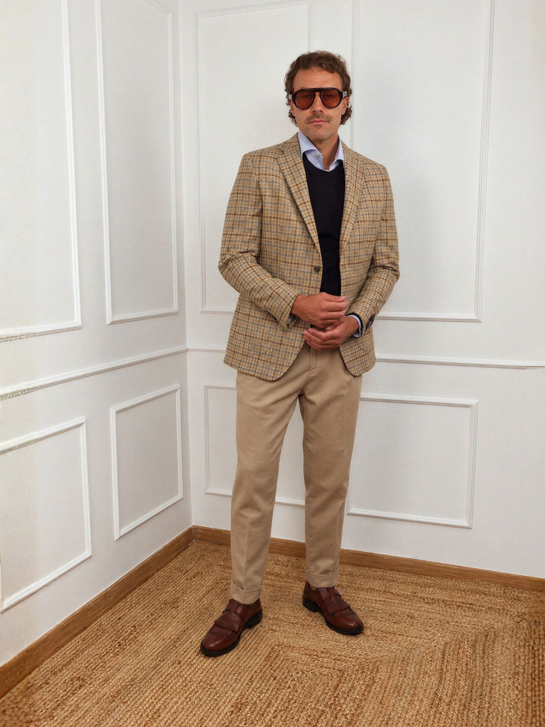 Giacca da uomo a quadri beige e marrone con rever a lancia