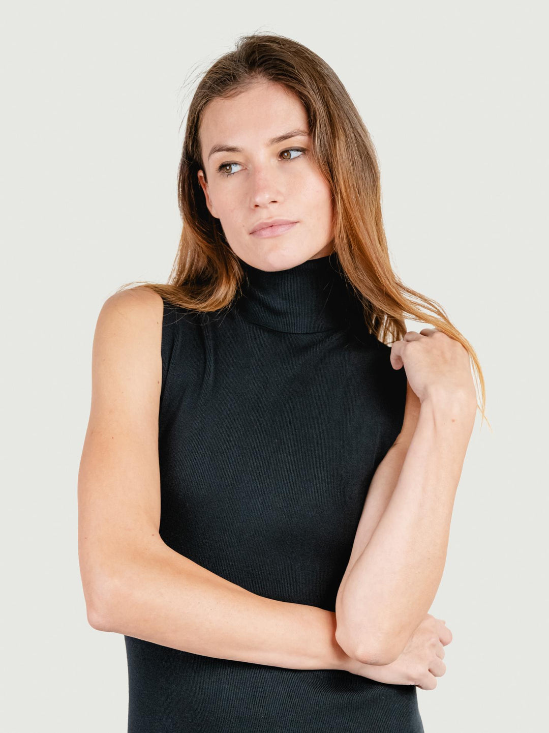 ABITO LUNGO SMANICATO IN MAGLIA NERO