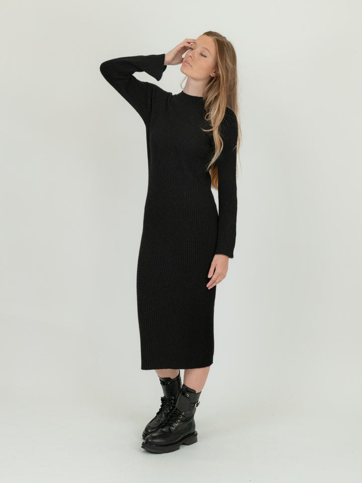 ABITO MIDI IN MAGLIA NERO