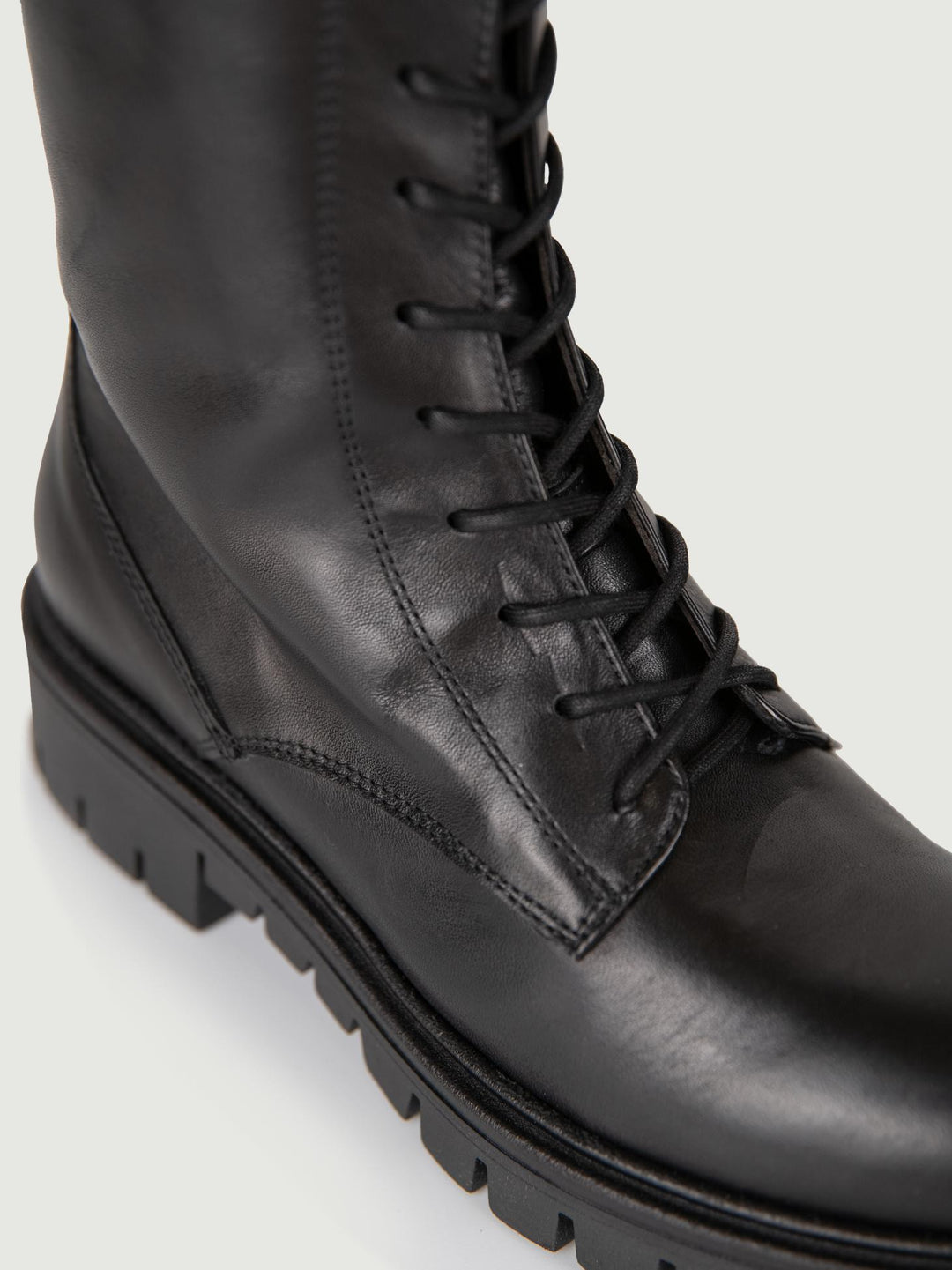 ANFIBIO ALTO IN PELLE NERO