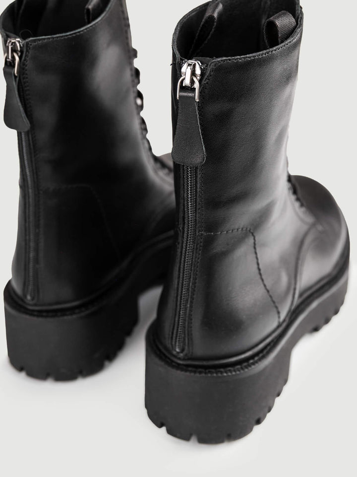 ANFIBIO IN PELLE CON ZIP POSTERIORE