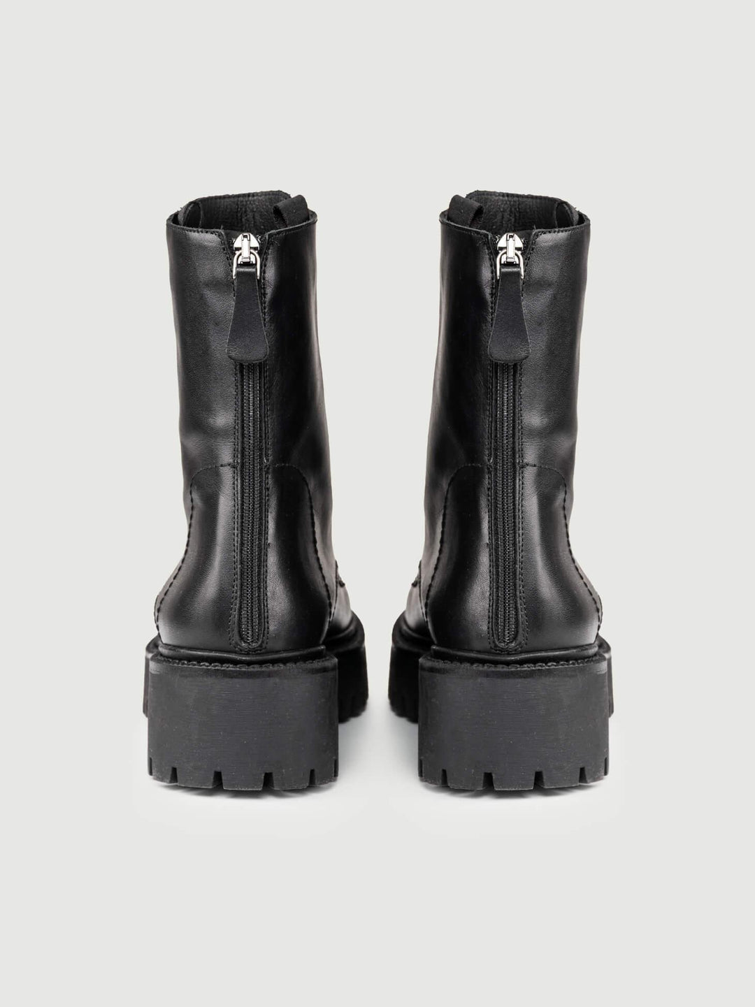 ANFIBIO IN PELLE CON ZIP POSTERIORE