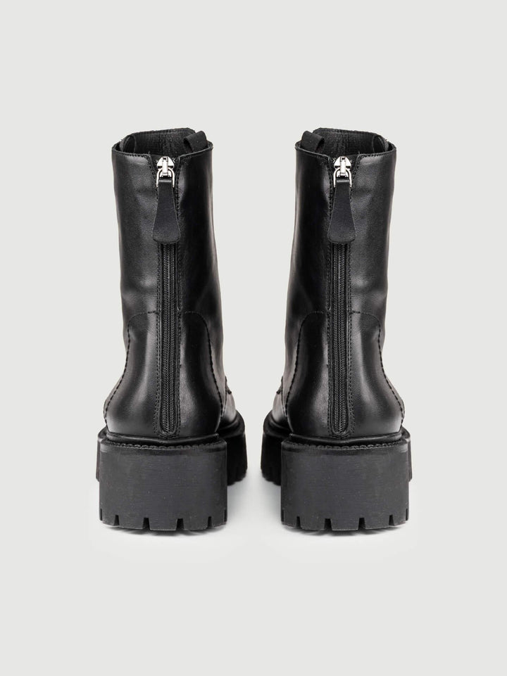 ANFIBIO IN PELLE CON ZIP POSTERIORE