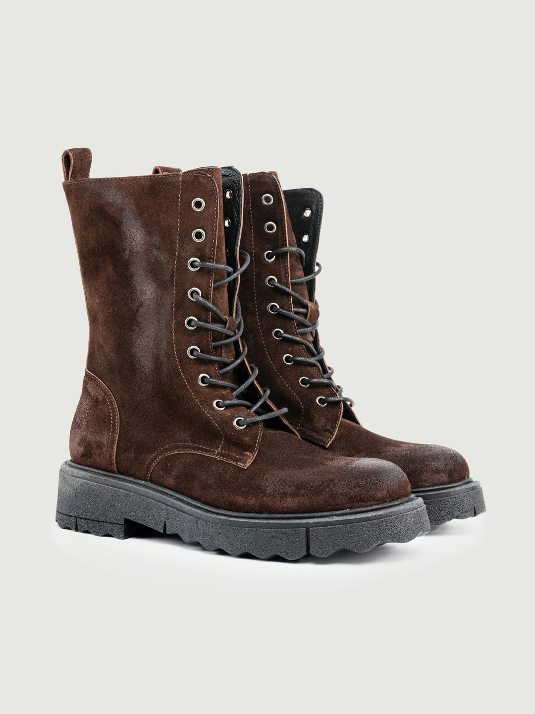 ANFIBIO IN PELLE SCAMOSCIATA TESTA MORO