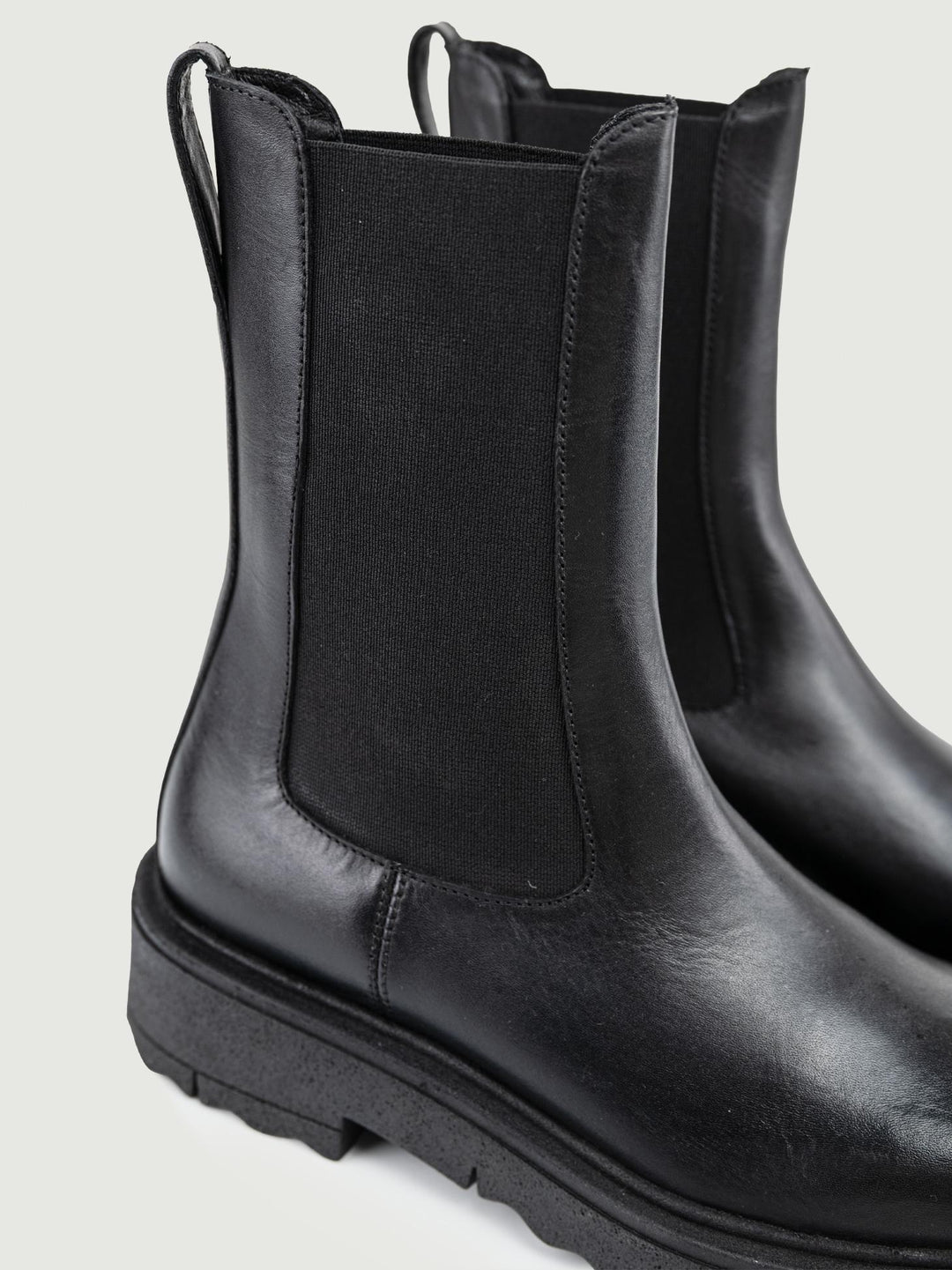 BEATLES IN PELLE NERO