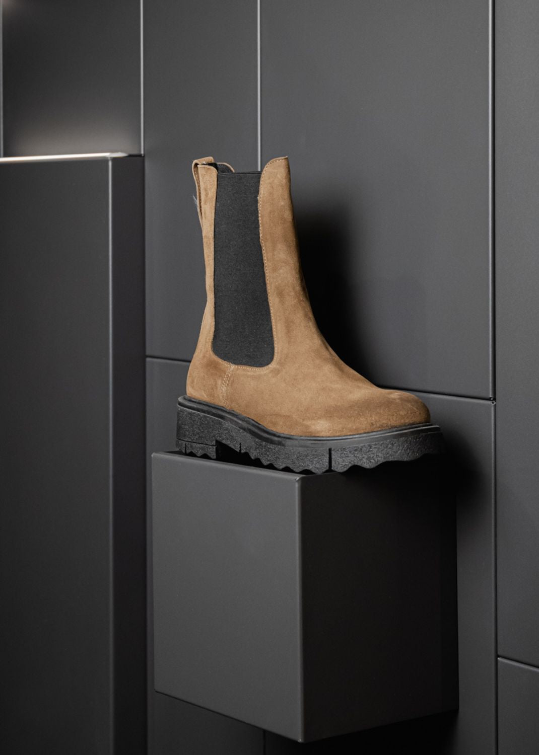 BEATLES IN PELLE SCAMOSCIATA TAUPE