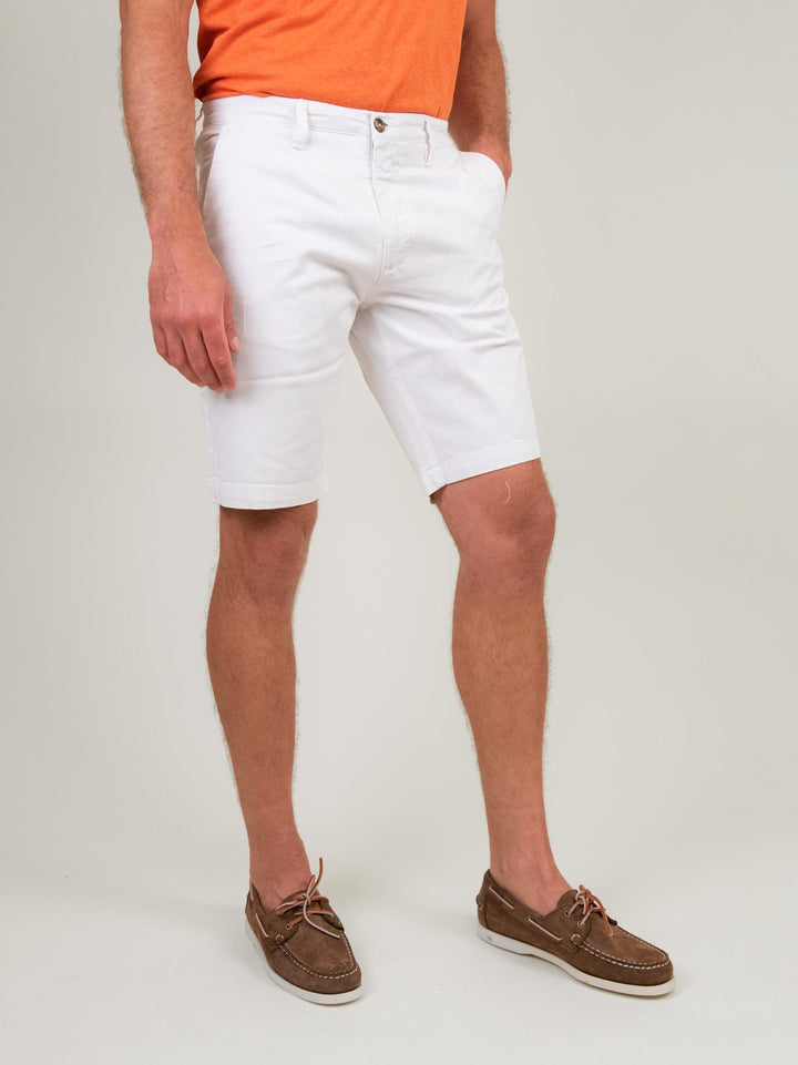 BERMUDA BIANCO CON TASCHE A FILO