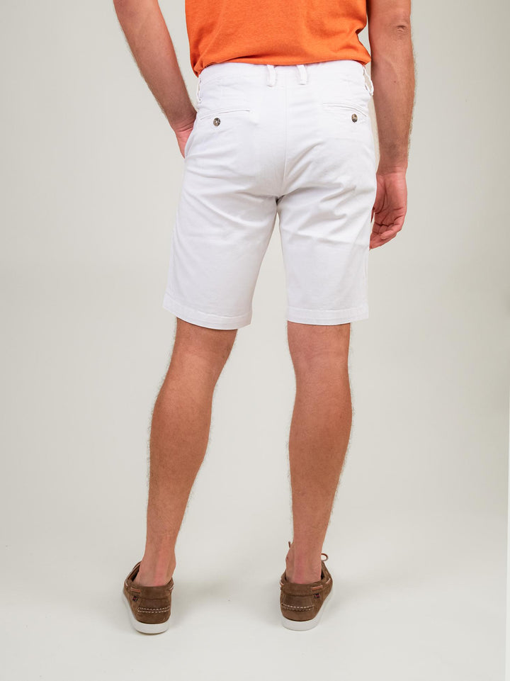BERMUDA BIANCO CON TASCHE A FILO