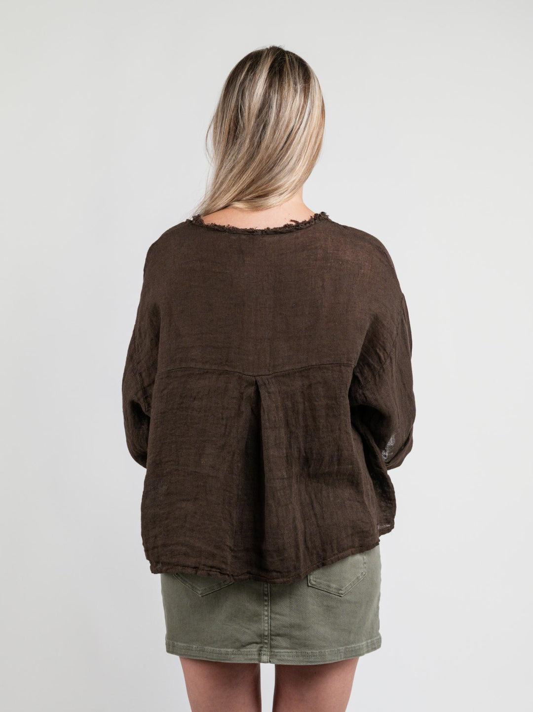 BLUSA OVERSIZE IN LINO CON COLLO SFRANGIATO MARRONE
