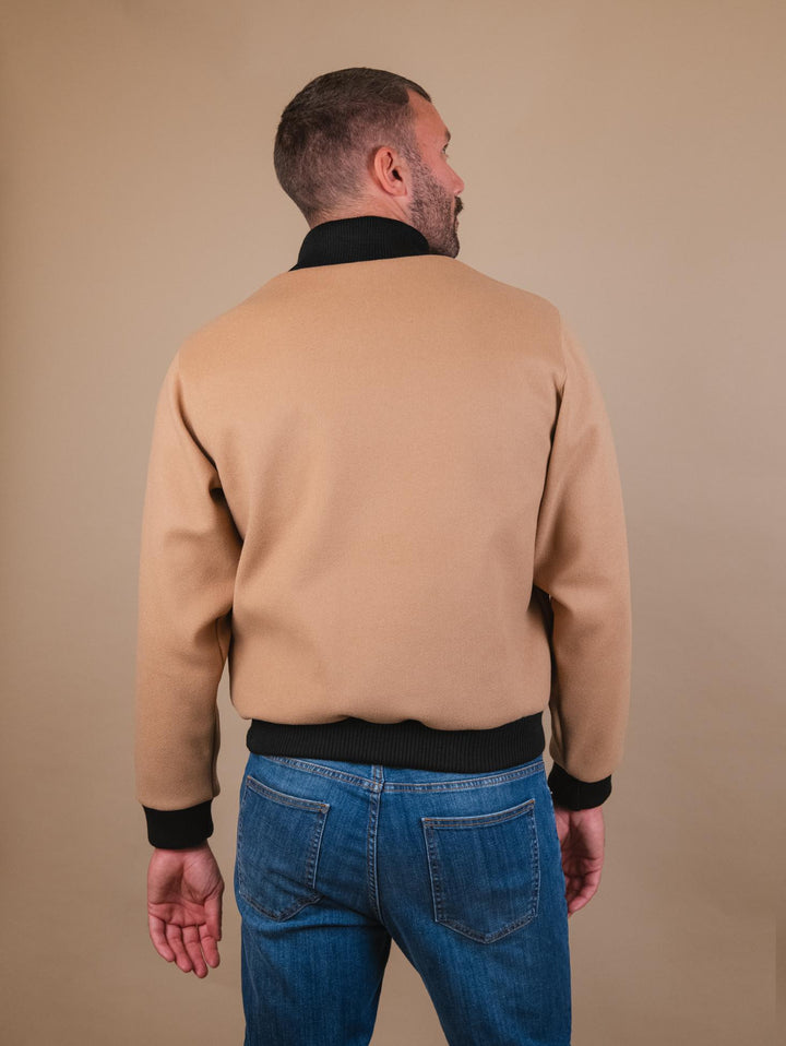 BOMBER CON PROFILI A CONTRASTO IN TESSUTO CAMMELLO
