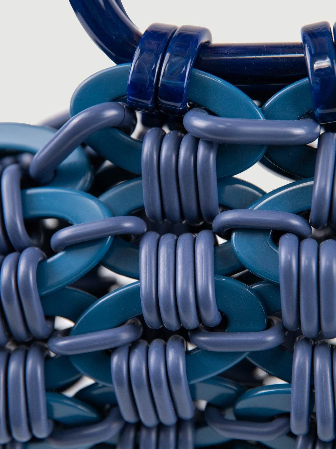 BORSA A MANO LOOP IN RESINA MULTICOLOR BLU