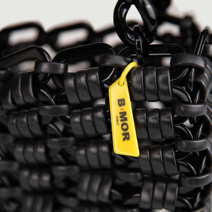 BORSA A SPALLA IN RESINA NERA "BASKET"