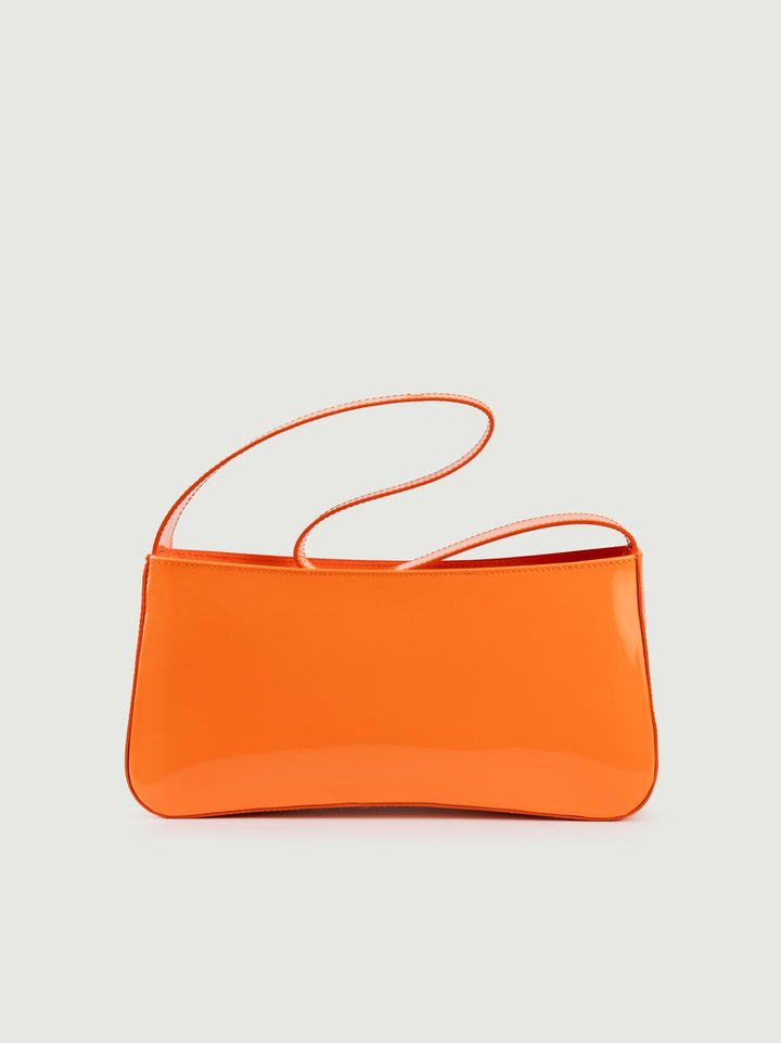 BORSA A SPALLA SEVENTY ARANCIO IN VERNICE