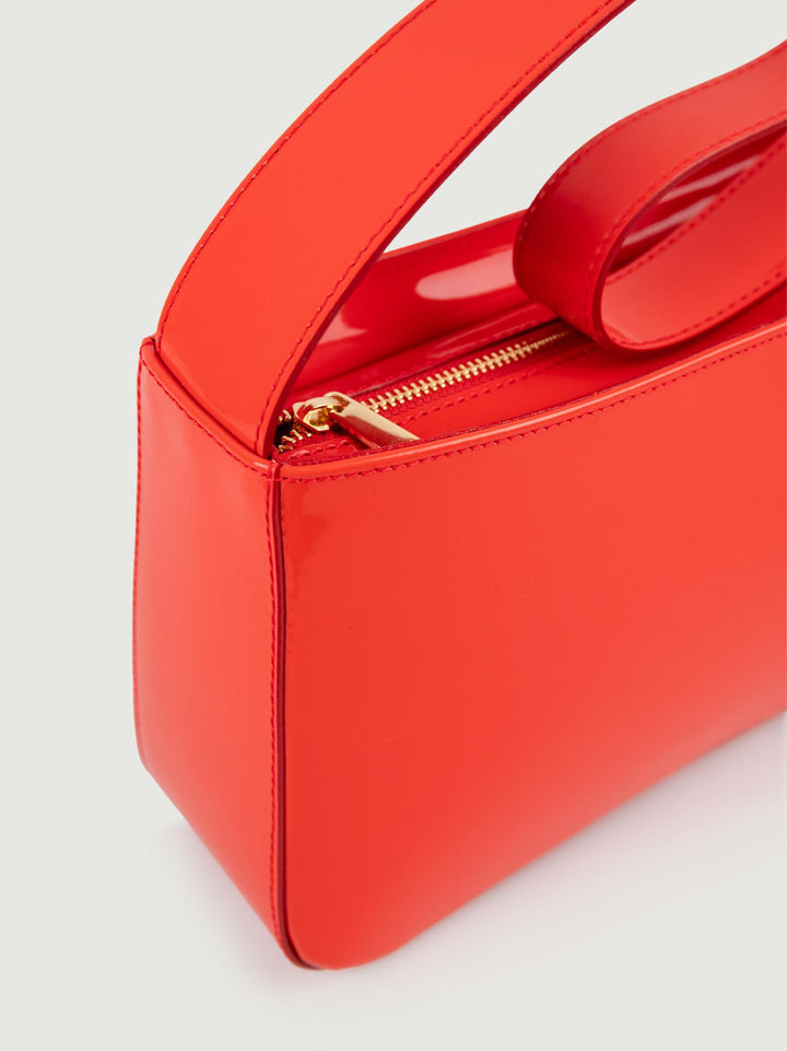 BORSA A SPALLA SEVENTY CORALLO IN VERNICE