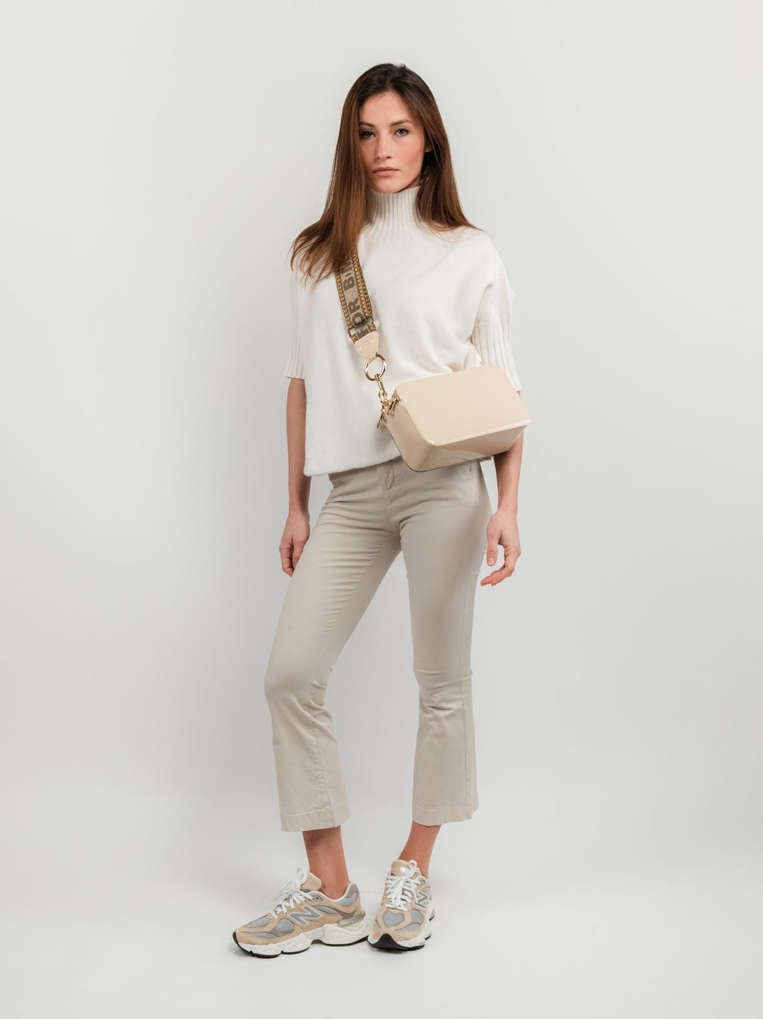 BORSA A TRACOLLA MAXI YOURS BEIGE IN PELLE VERNICE