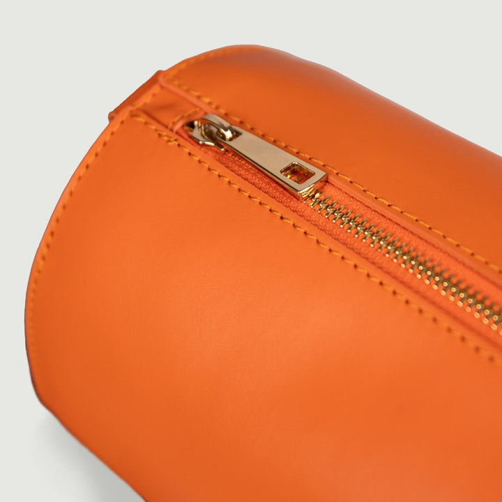 BORSA CILINDRO A TRACOLLA IN PELLE ARANCIONE "CIRCULAR"