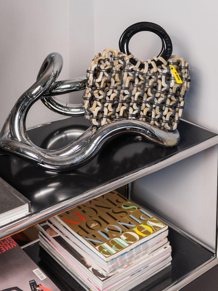 BORSA CON MANICI DOLL IN RESINA MULTICOLOR LIQUIRIZIA
