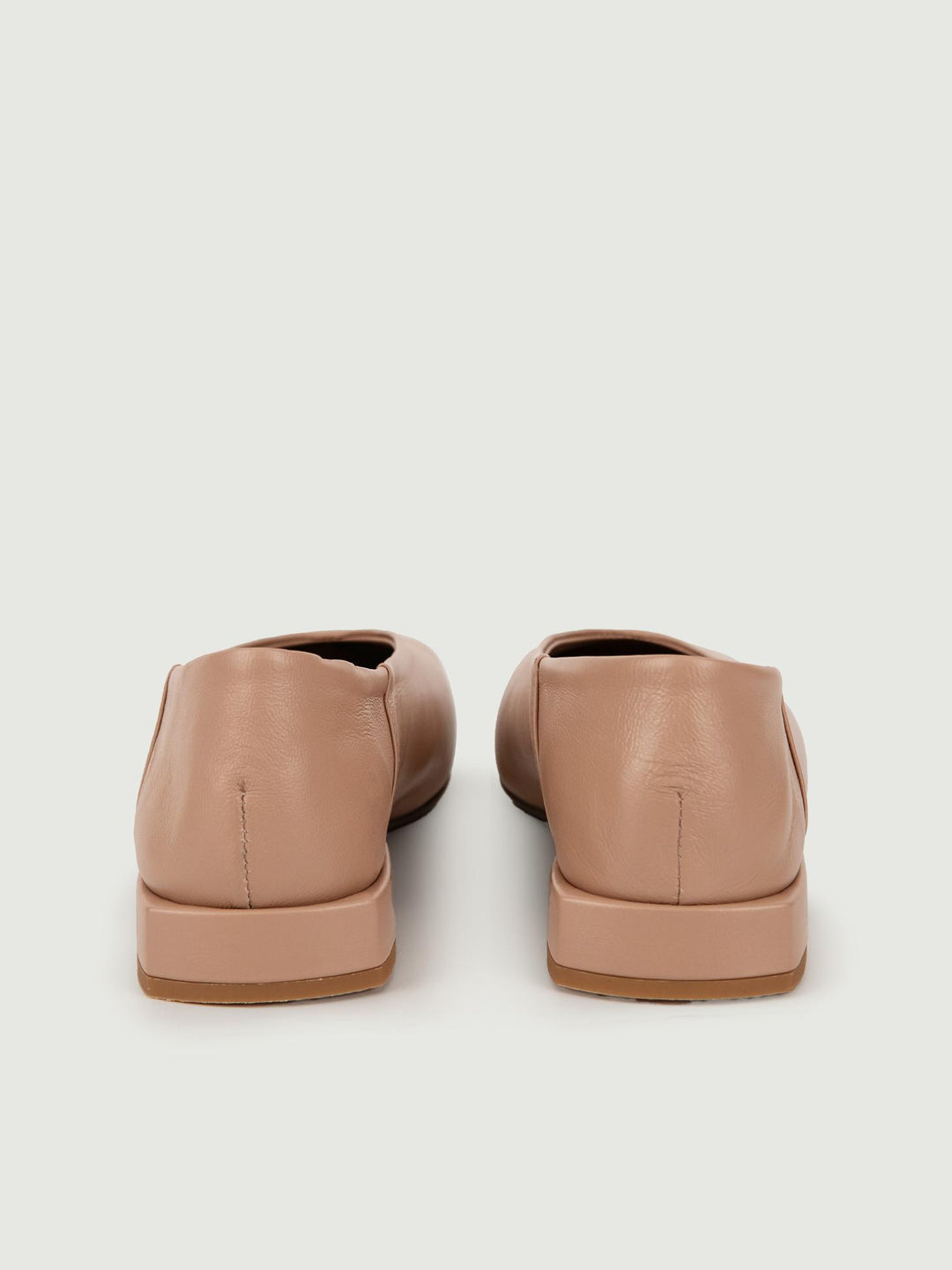 Ballerina in pelle beige con punta squadrata
