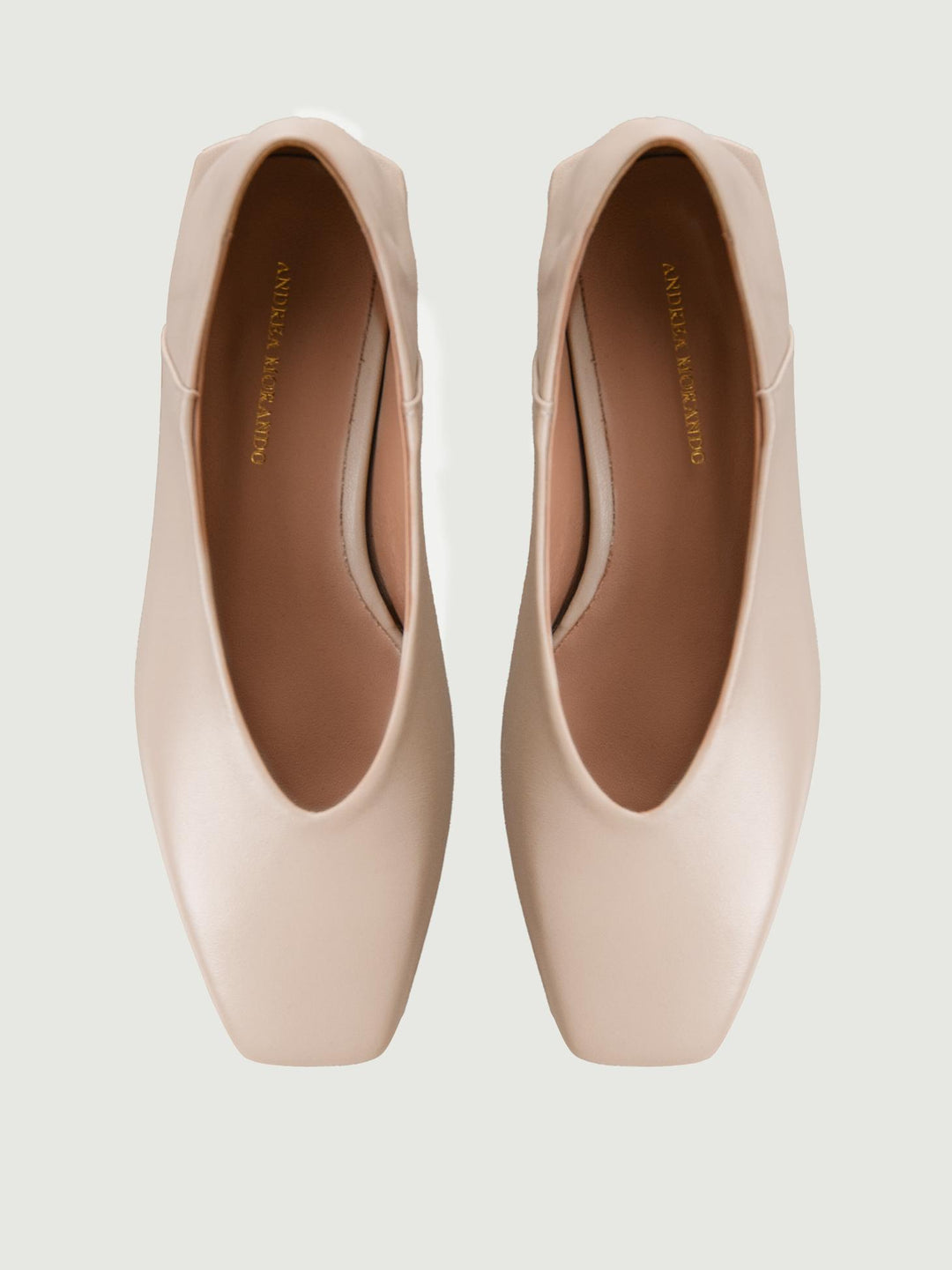 Ballerina in pelle bianca con punta squadrata