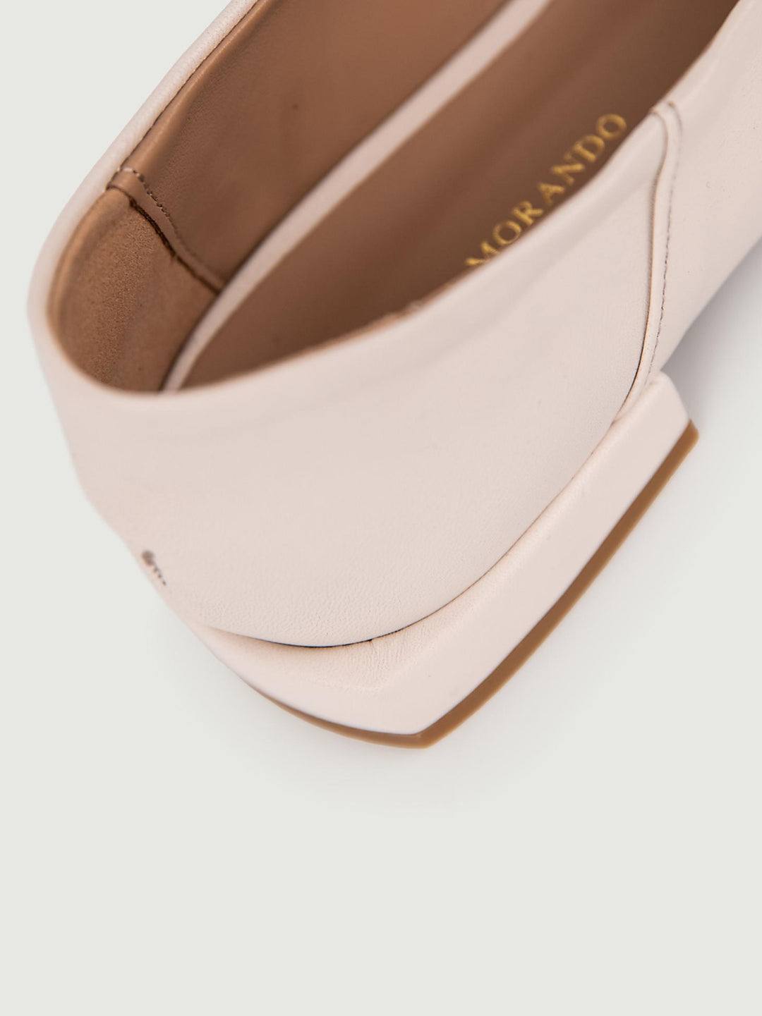 Ballerina in pelle bianca con punta squadrata
