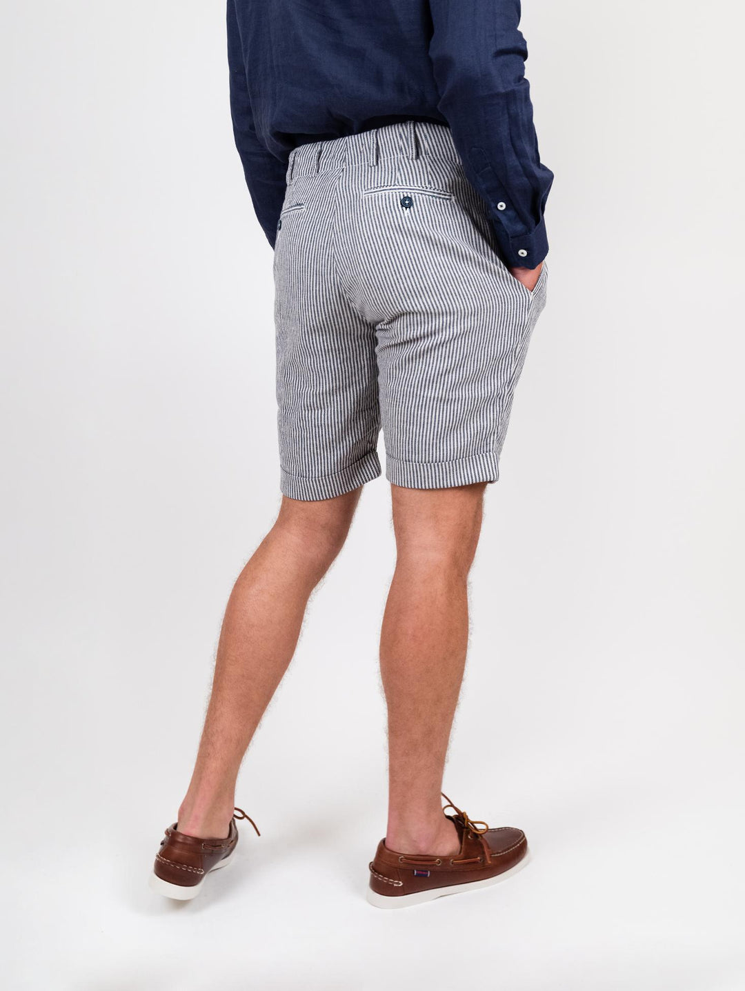 Bermuda a righe blu in misto lino e cotone