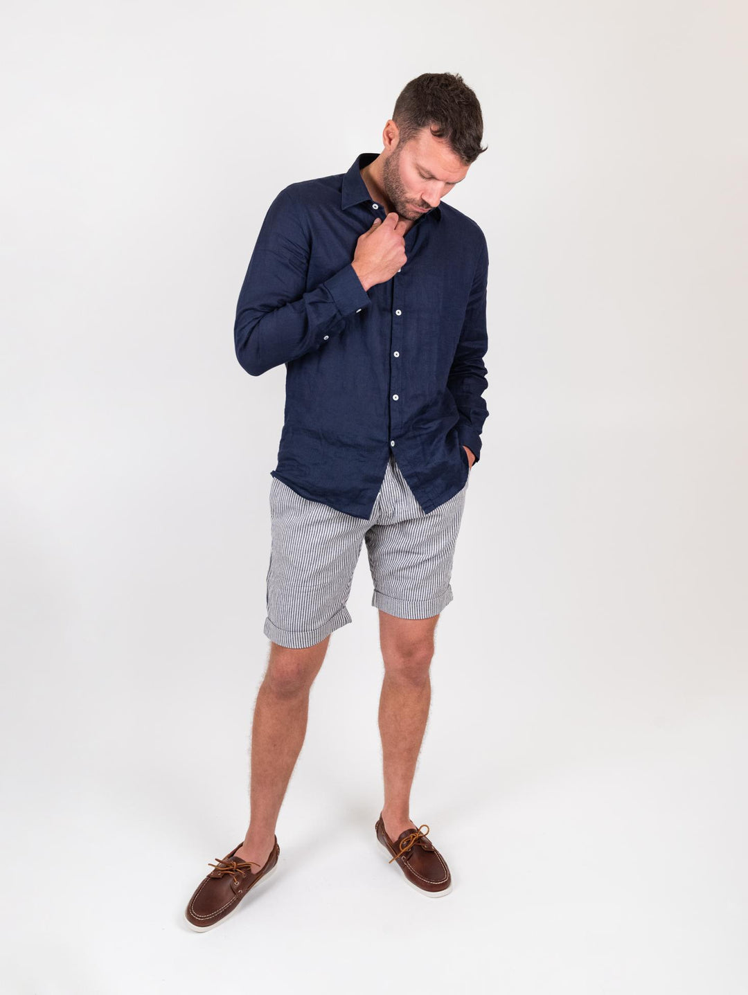 Bermuda a righe blu in misto lino e cotone