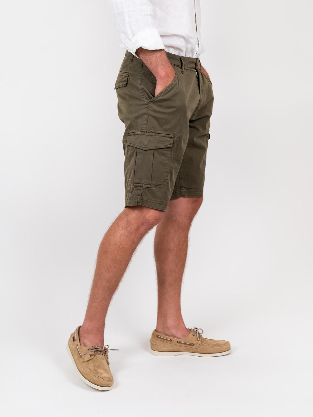 Bermuda cargo in cotone verde militare