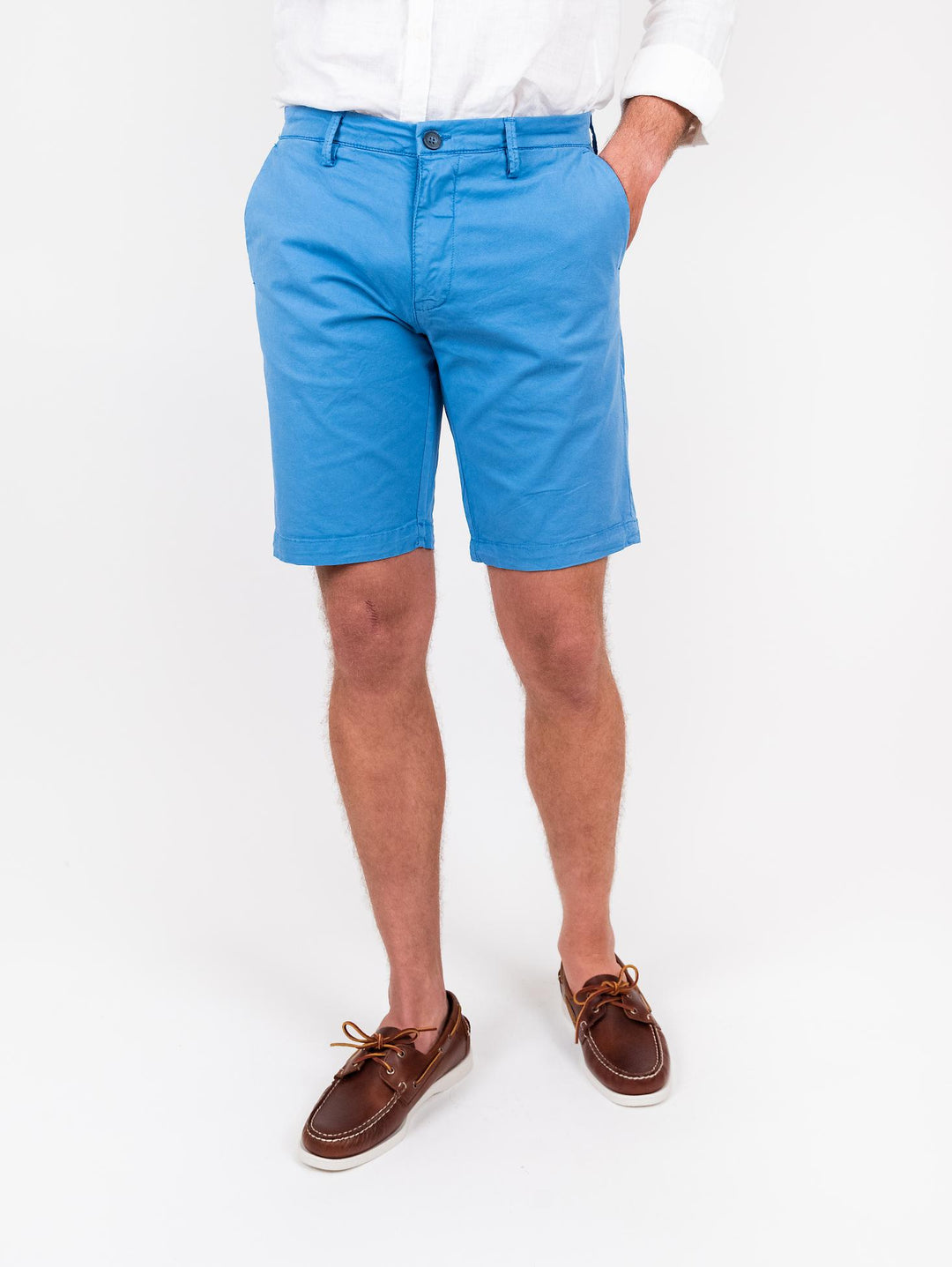 Bermuda in cotone tinta unita bluette