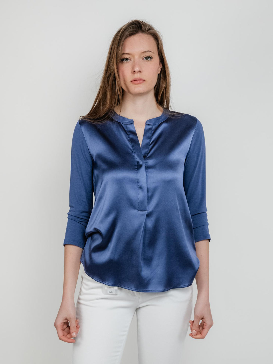 Blusa in seta bluette
