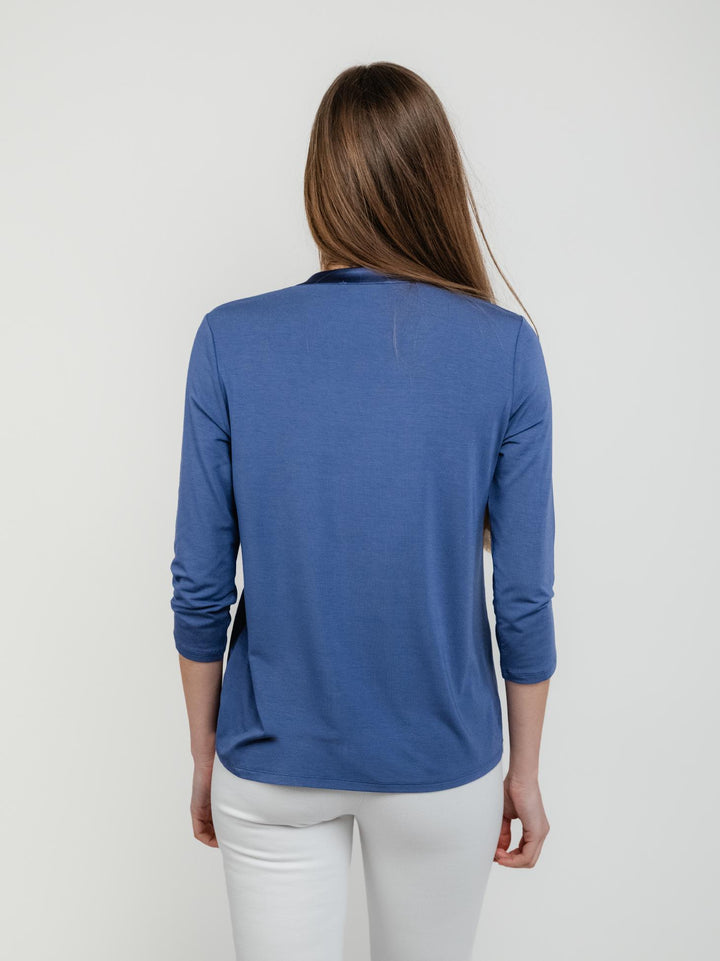 Blusa in seta bluette