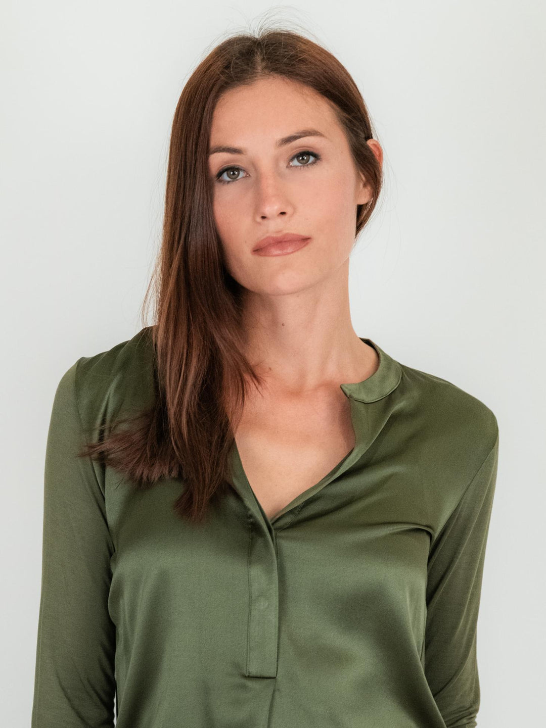 Blusa in seta e viscosa color verde militare