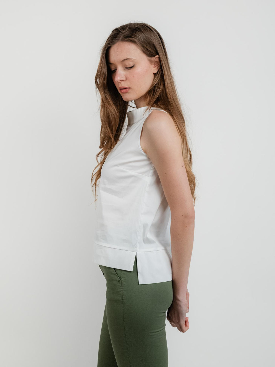 Blusa smanicata bianca