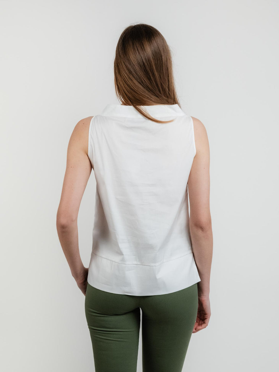 Blusa smanicata bianca