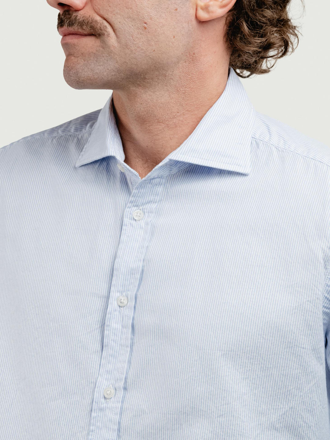 CAMICIA BRADFORD IN COTONE CON MICRORIGA BIANCA E AZZURRA