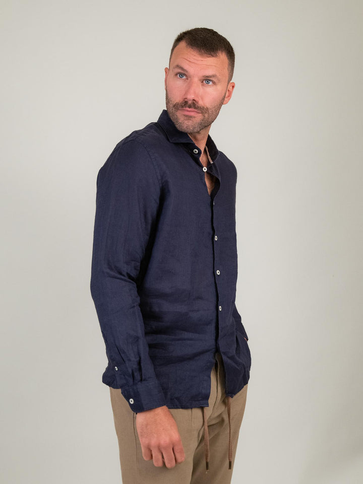 CAMICIA IN LINO BLU CON BOTTONI BIANCHI