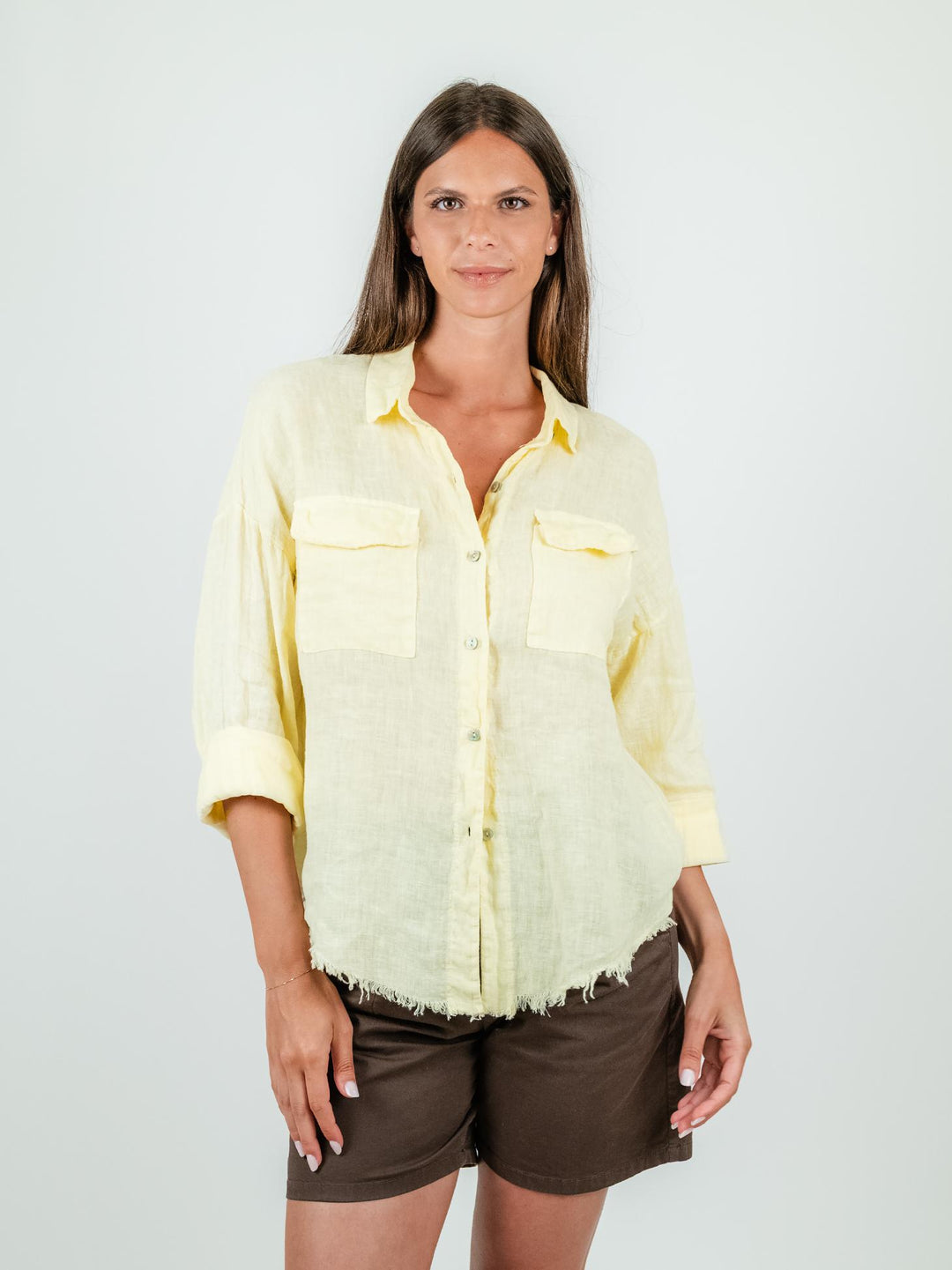 CAMICIA IN LINO GIALLA CON FONDO SFRANGIATO