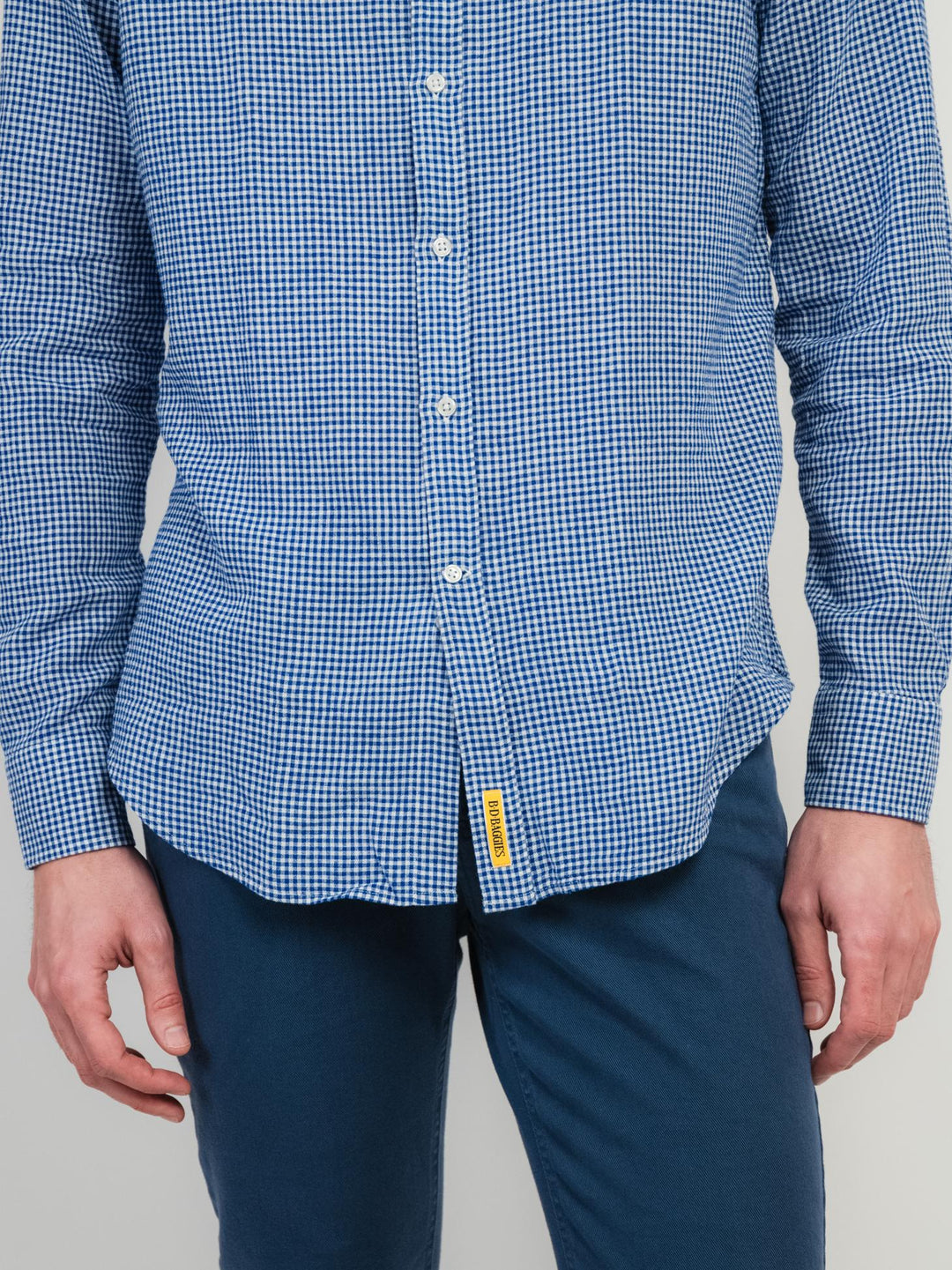 CAMICIA IN MISTO LINO CON FANTASIA MICROQUADRETTO BLU