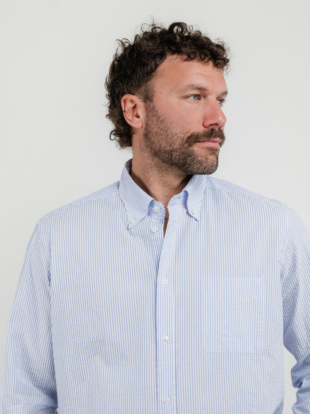 CAMICIA IN SEERKSUCKER A RIGHE BIANCHE E AZZURRE