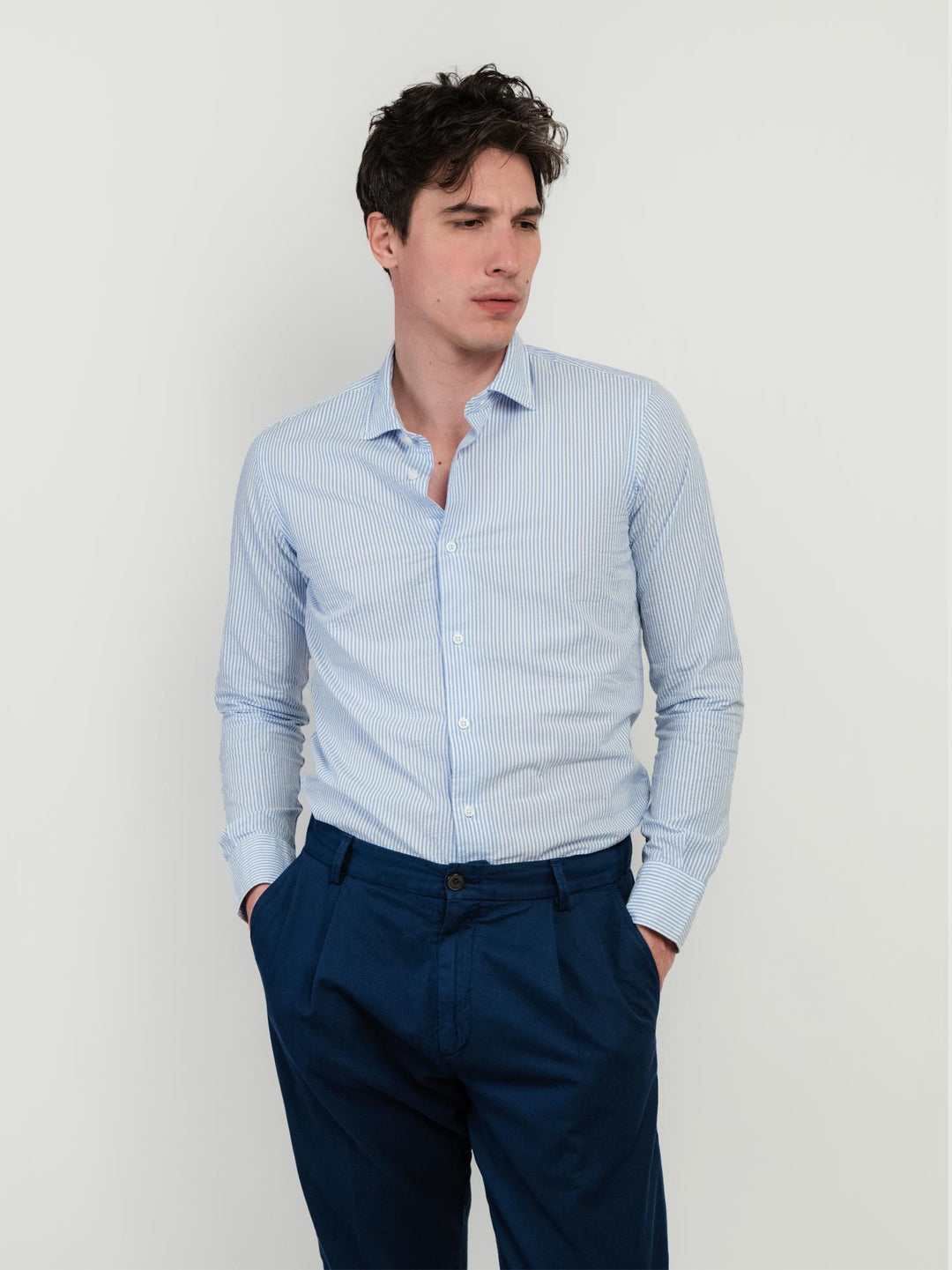 CAMICIA SLIM FIT IN COTONE SEERSUCKER A RIGHE BIANCHE E AZZURRE