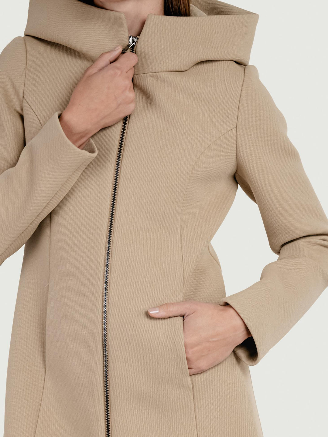 CAPPOTTINO TECNICO CON CAPPUCCIO BEIGE