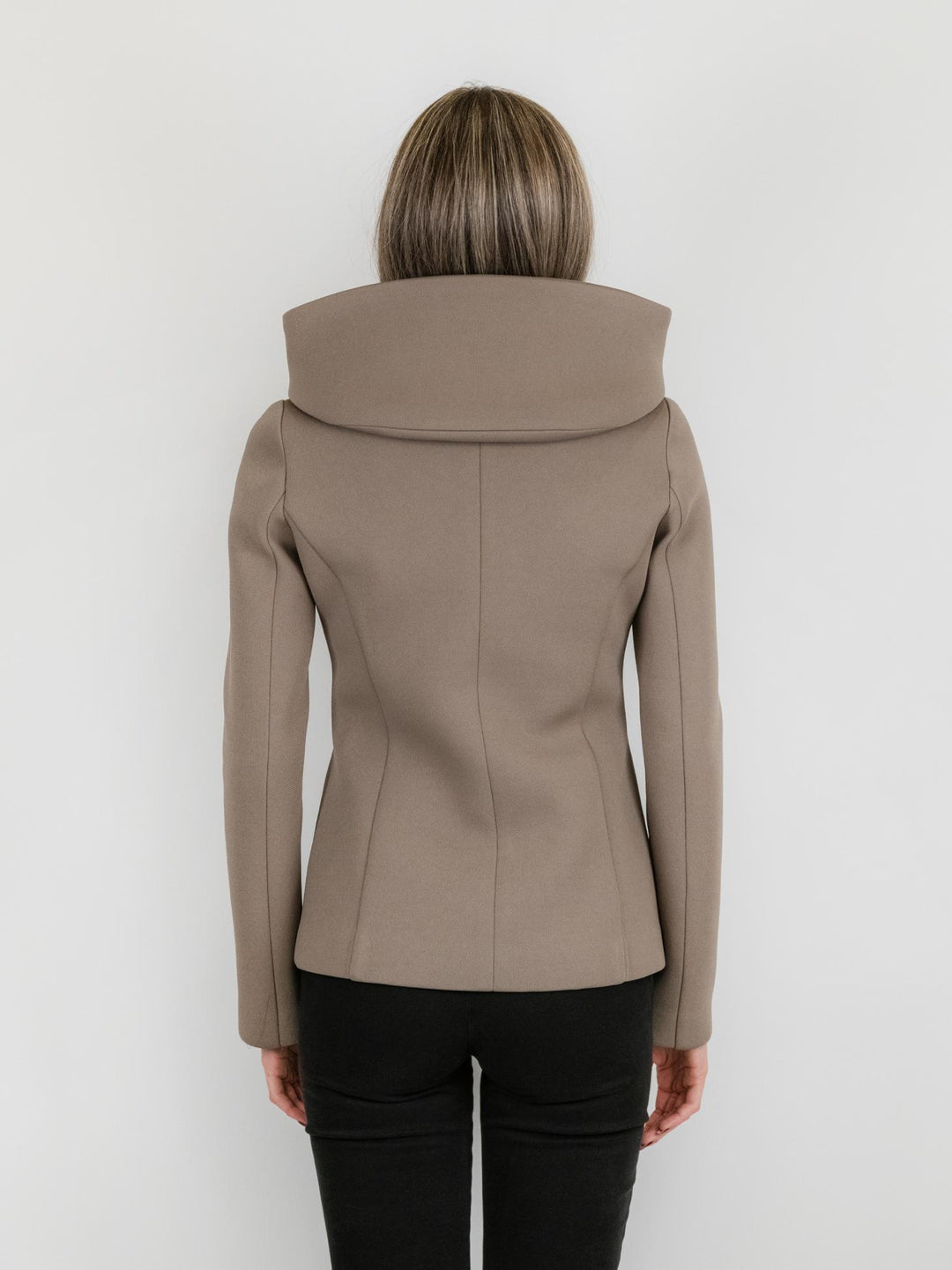 CAPPOTTINO TECNICO CORTO TORTORA CON CAPPUCCIO