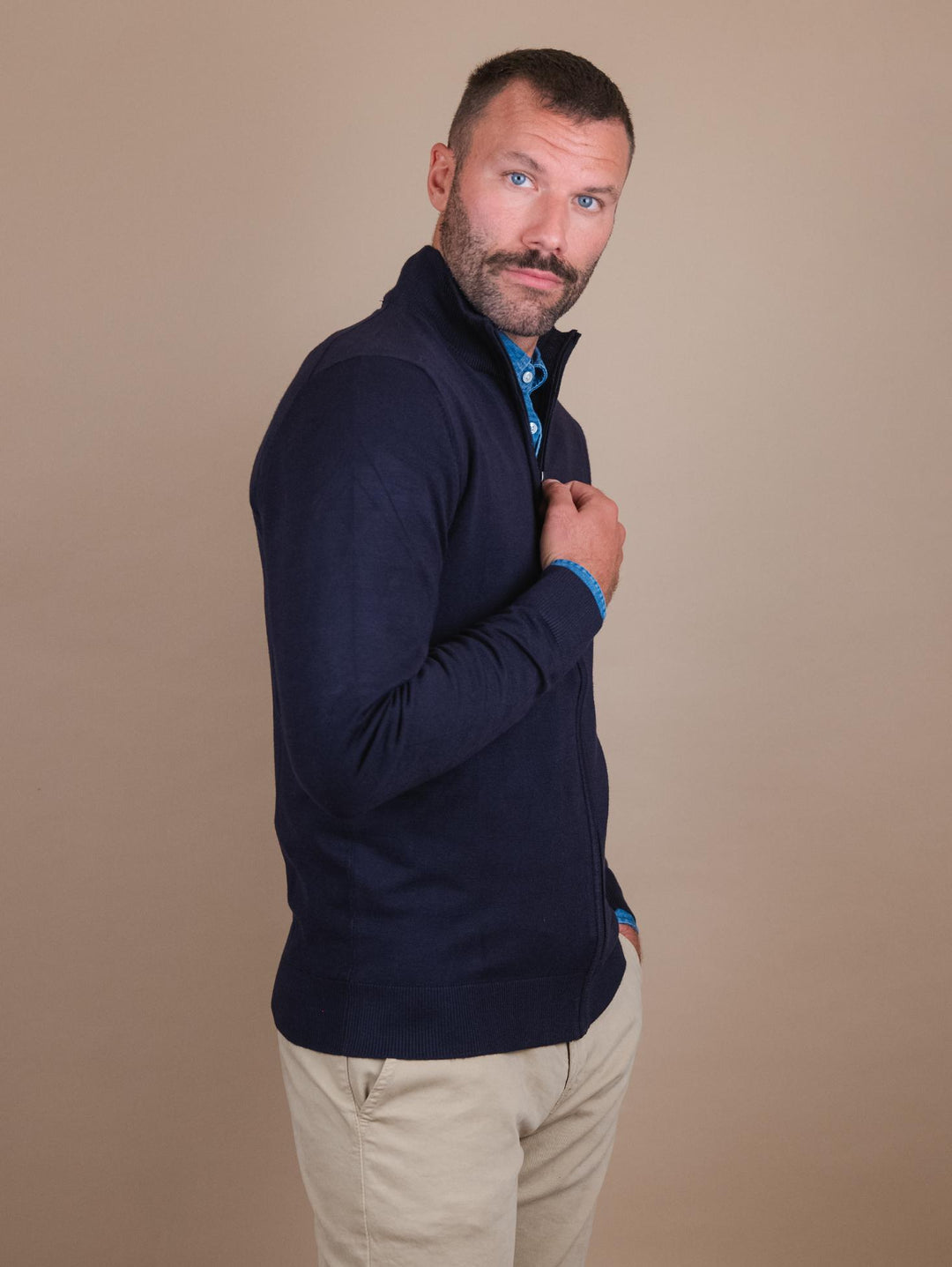 CARDIGAN CON ZIP BLU