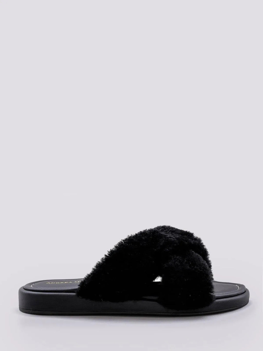 CIABATTA IN PELLE NERA CON PELO ECOLOGICO