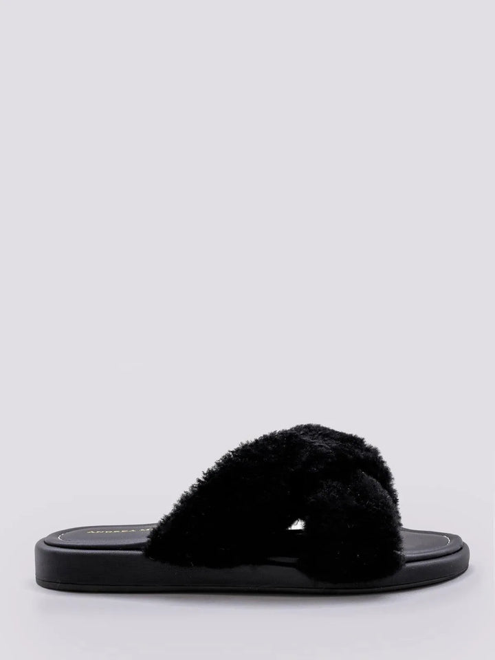 CIABATTA IN PELLE NERA CON PELO ECOLOGICO