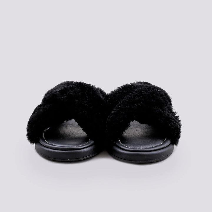CIABATTA IN PELLE NERA CON PELO ECOLOGICO