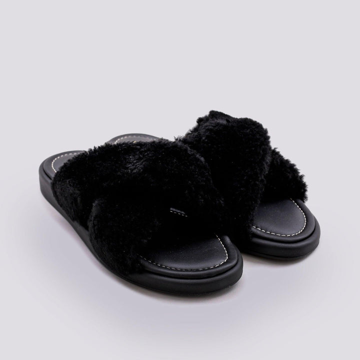 CIABATTA IN PELLE NERA CON PELO ECOLOGICO